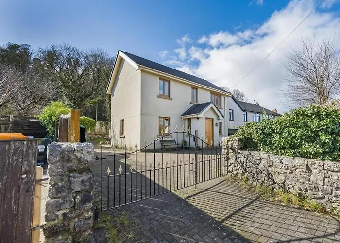 Gorgeous Home On Oxwich Bay!