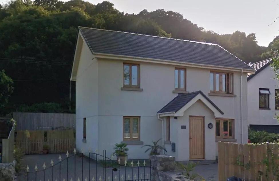 Holiday home Gorgeous On Oxwich Bay!
