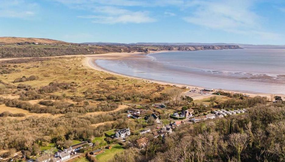 Holiday home Gorgeous On Oxwich Bay! Swansea